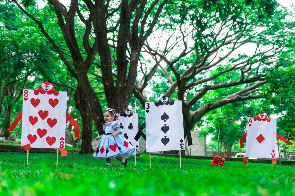 Луис Карол: Живот, любопитни факти и&nbsp;вдъхновение